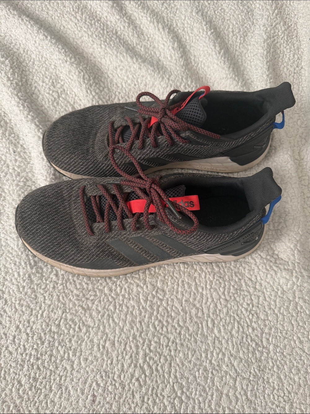 Men’s adidas Gray Knit Sneakers with Red and Blue Accents